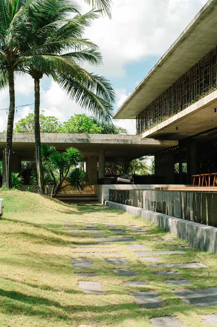 Cocktails and ocean views at Blush