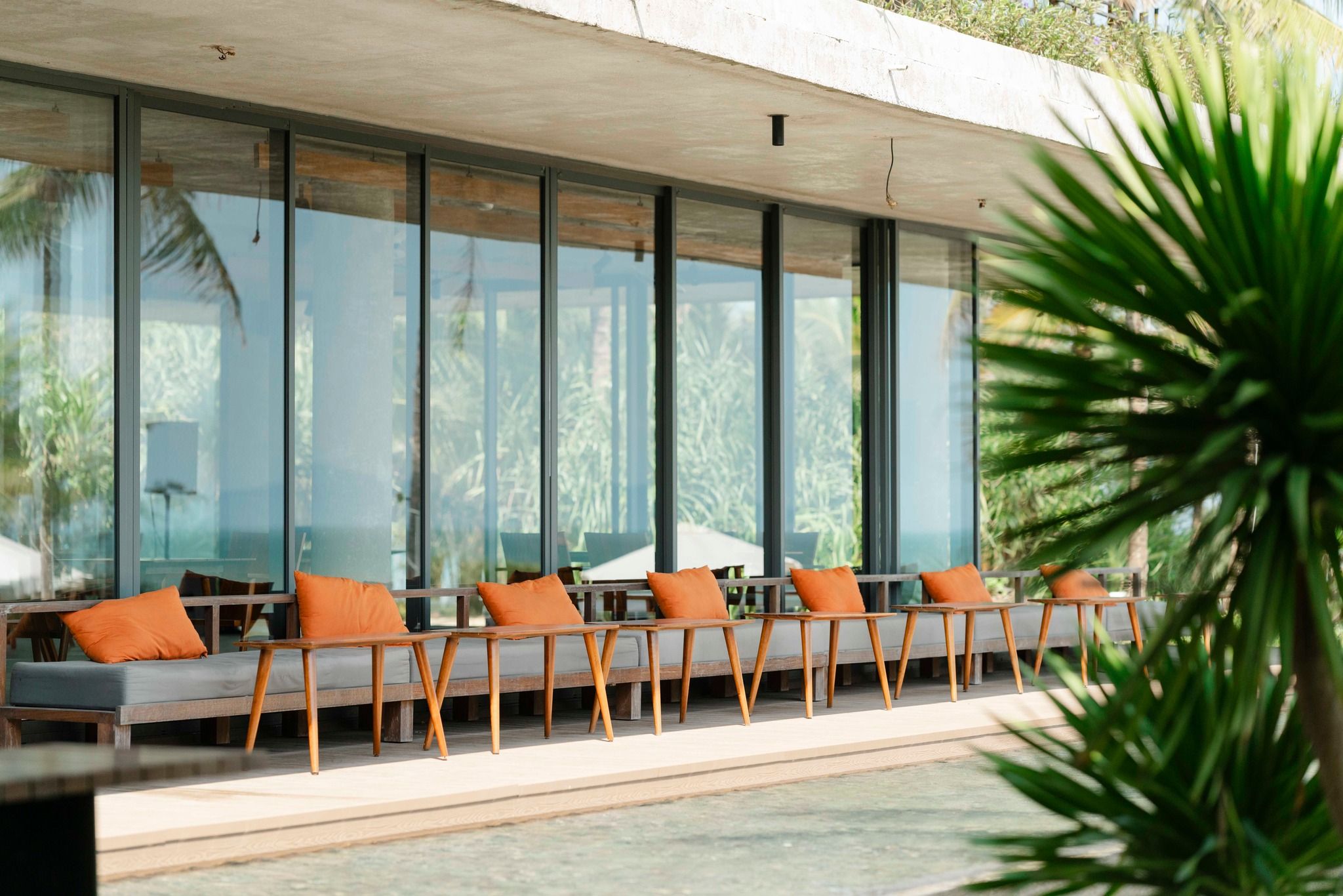 Poolside restaurant in Hoi An designed for all-day comfort