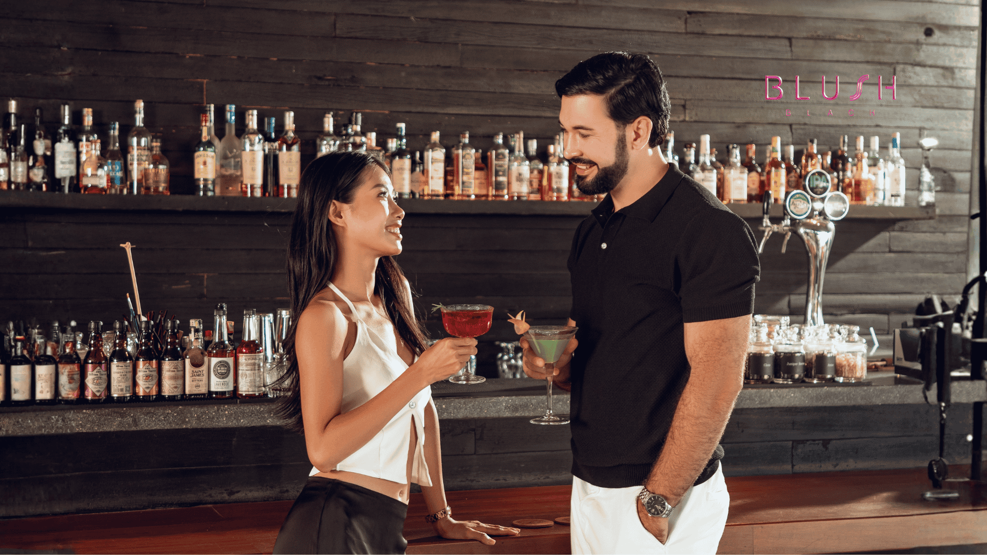 Cocktail Bar Da Nang: The start of beachside moments